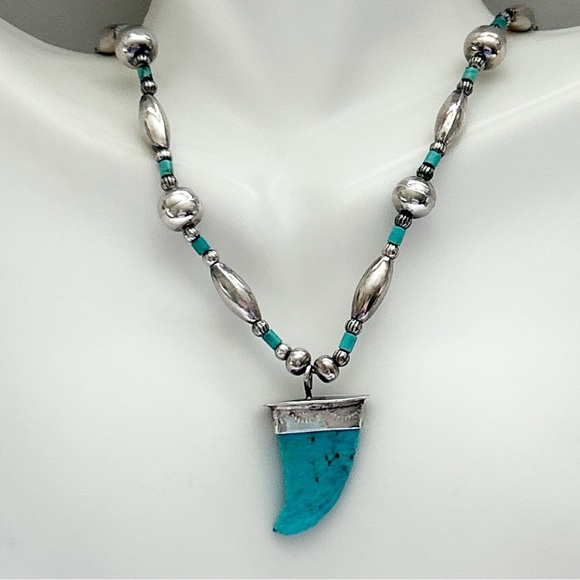 Vintage Southwestern Turquoise Bear Claw Bead Sterling Silver Necklace - Picture 3 of 10